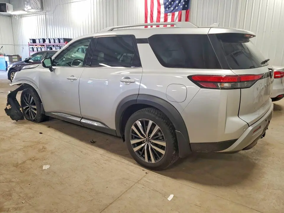 2022 NISSAN PATHFINDER PLATINUM  