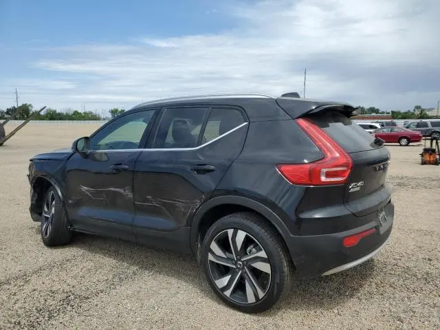 2024 VOLVO XC40 PLUS  