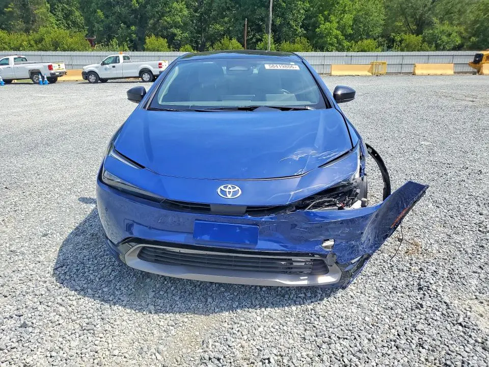 2023 TOYOTA PRIUS XLE  