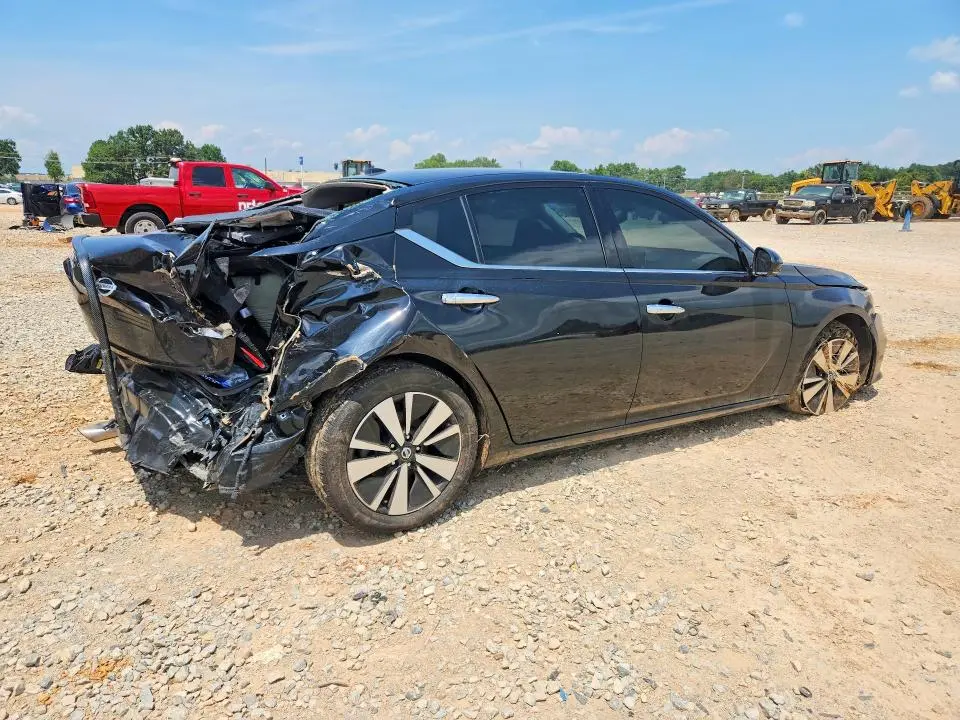 2019 NISSAN ALTIMA SL  