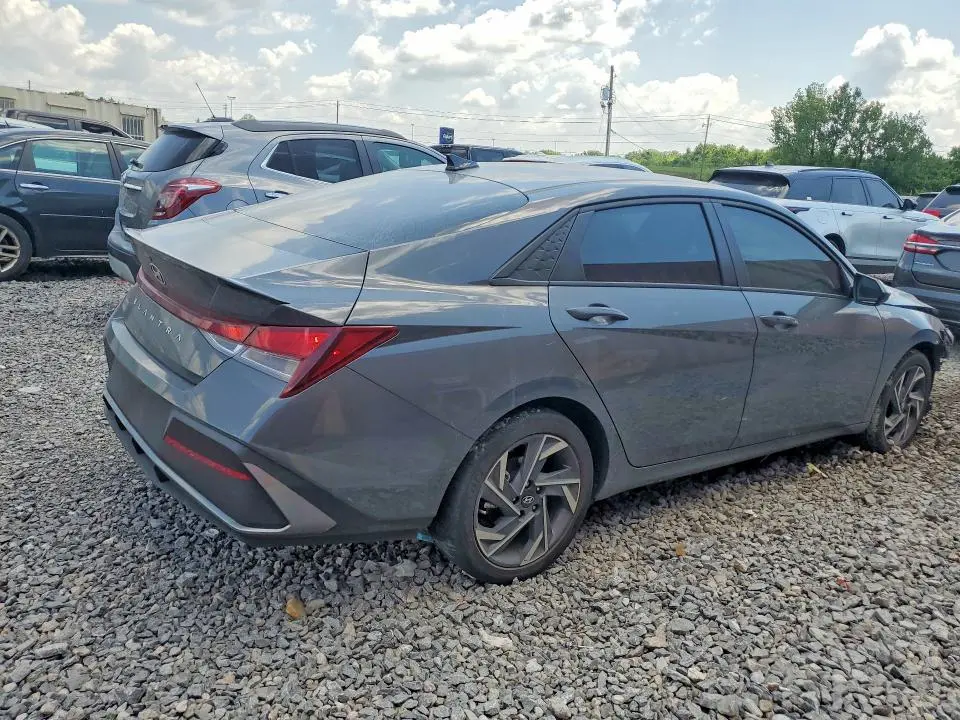 2025 HYUNDAI ELANTRA SEL SPORT  