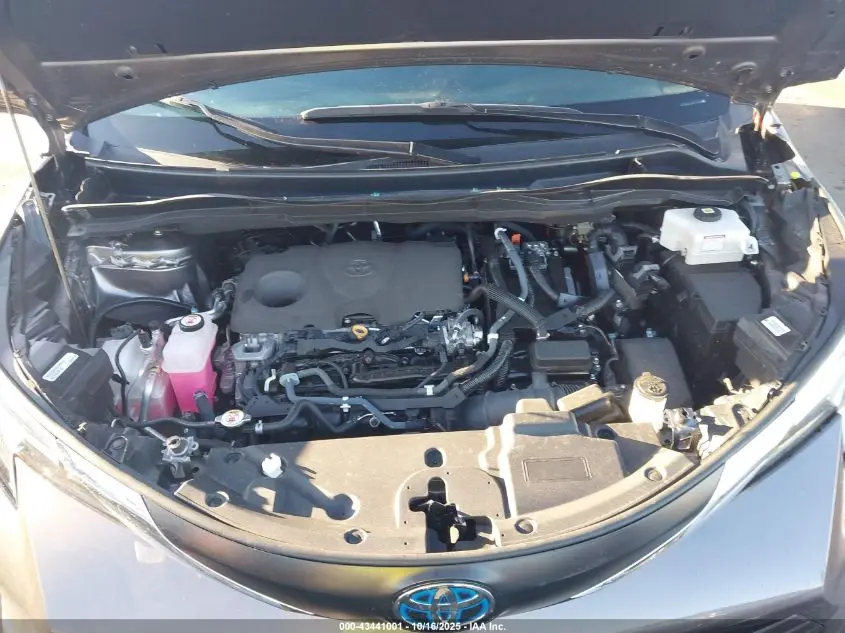 2022 TOYOTA SIENNA LE