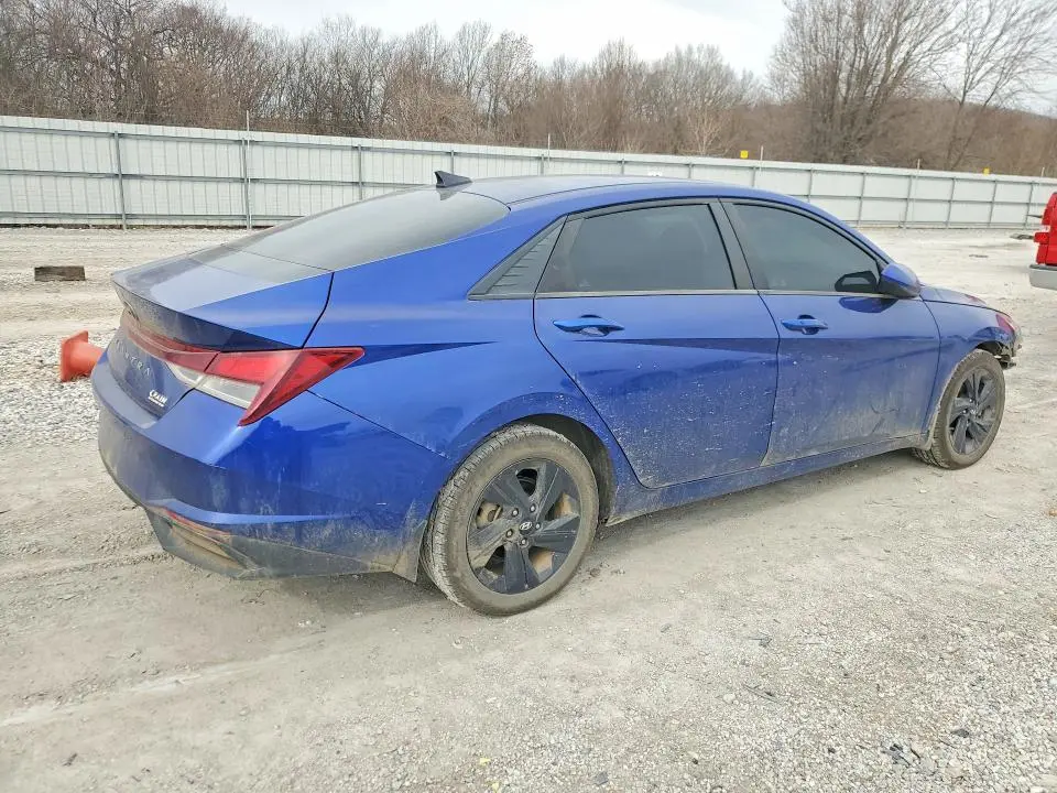 2021 HYUNDAI ELANTRA SEL  