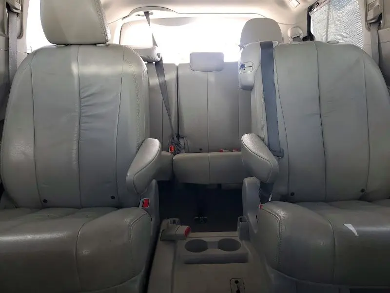 2011 TOYOTA SIENNA XLE 8-PASSENGER  