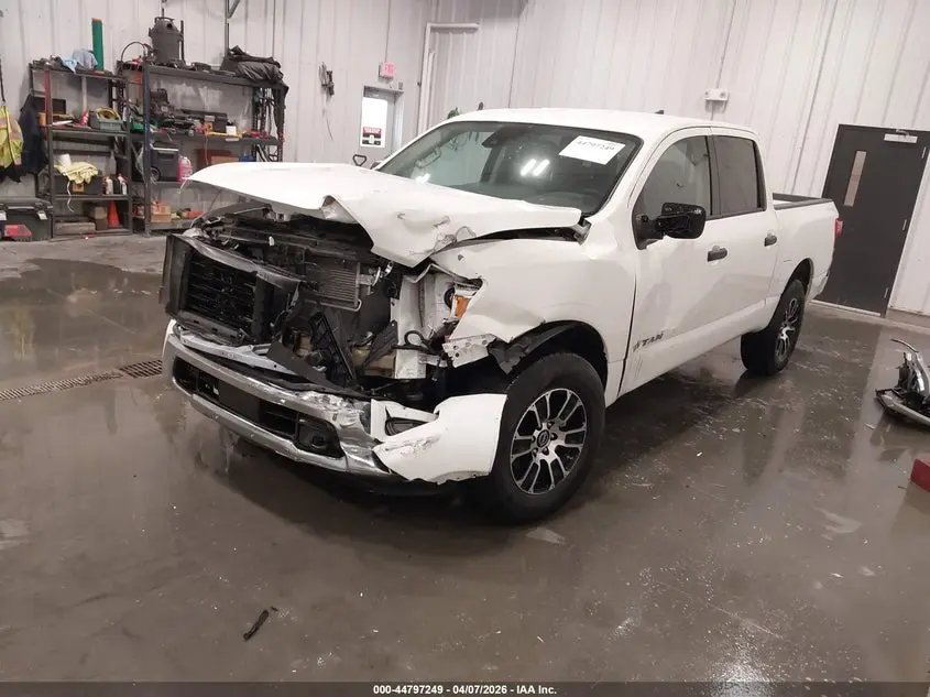 2024 NISSAN TITAN SV 4X4