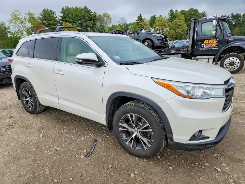 2016 TOYOTA HIGHLANDER XLE  
