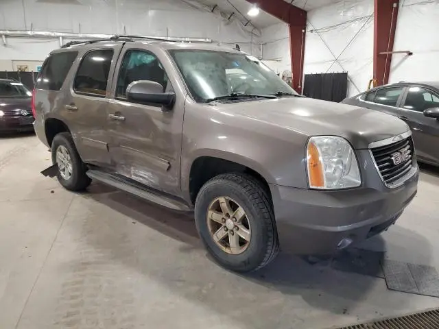 2013 GMC YUKON SLE  