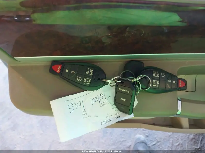 2010 CHRYSLER TOWN & COUNTRY TOURING