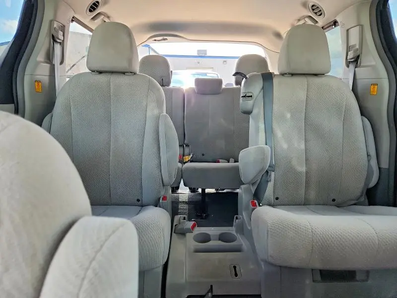 2012 TOYOTA SIENNA LE  