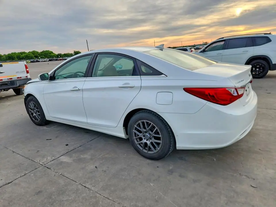 2013 HYUNDAI SONATA GLS  