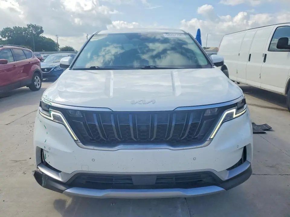 2024 KIA CARNIVAL EX  