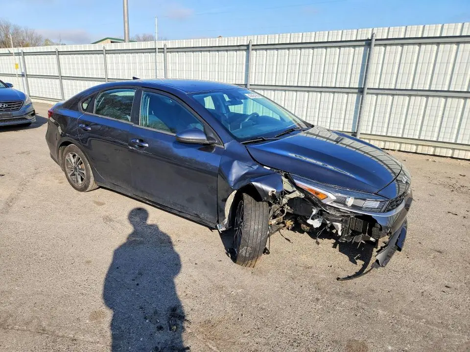 2022 KIA FORTE LXS  