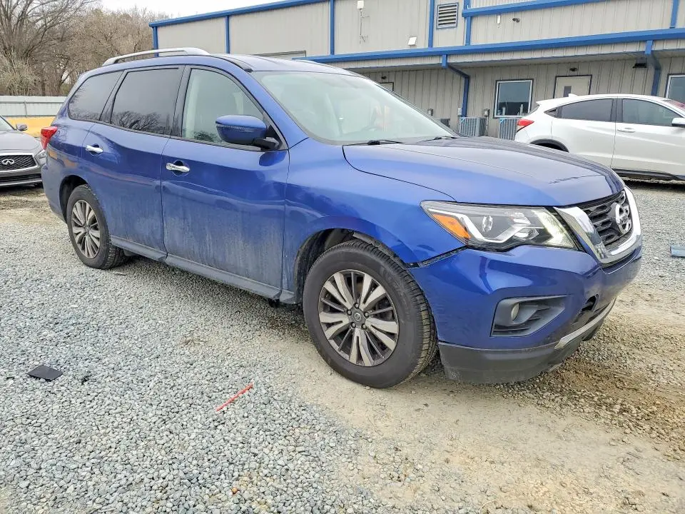 2019 NISSAN PATHFINDER SV  