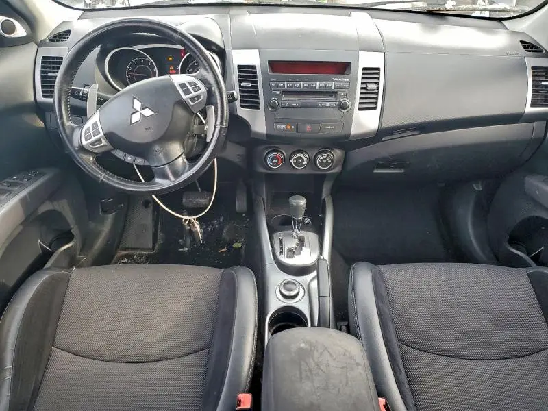 2010 MITSUBISHI OUTLANDER SE  
