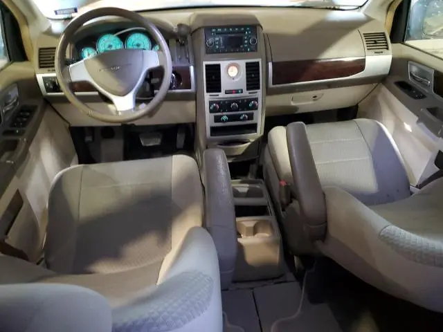 2010 CHRYSLER TOWN & COUNTRY TOURING  