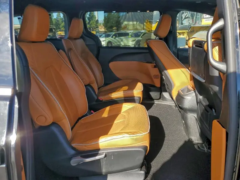 2023 CHRYSLER PACIFICA HYBRID PINNACLE  