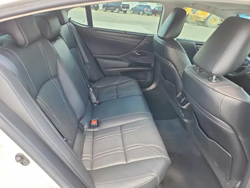 2023 LEXUS ES 300H ULTRA LUXURY  