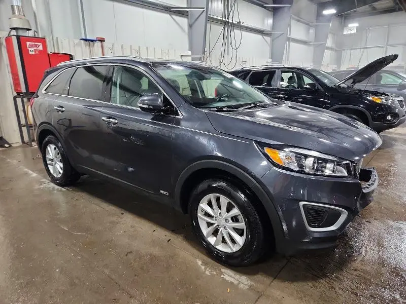 2017 KIA SORENTO LX  