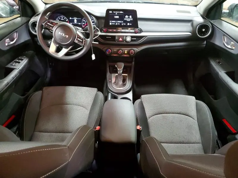 2024 KIA FORTE LX  