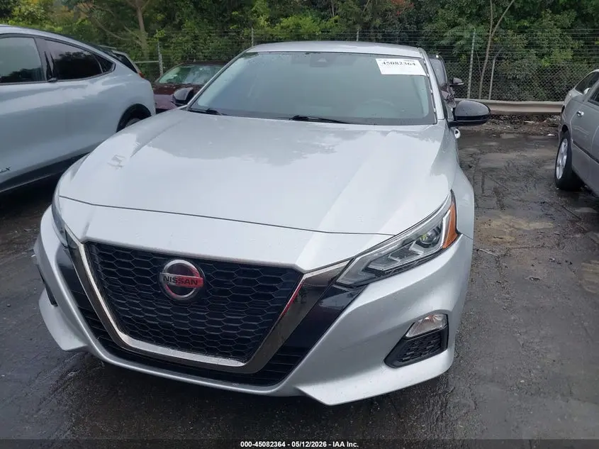 2022 NISSAN ALTIMA SR FWD