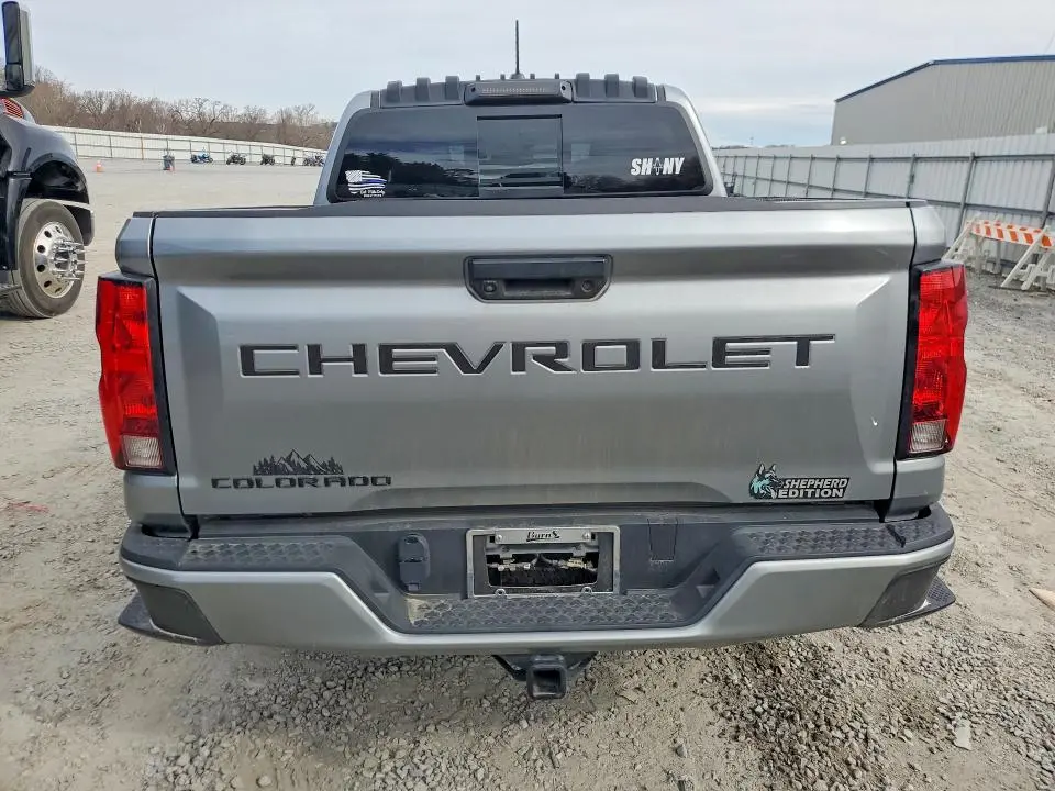 2024 CHEVROLET COLORADO LT  