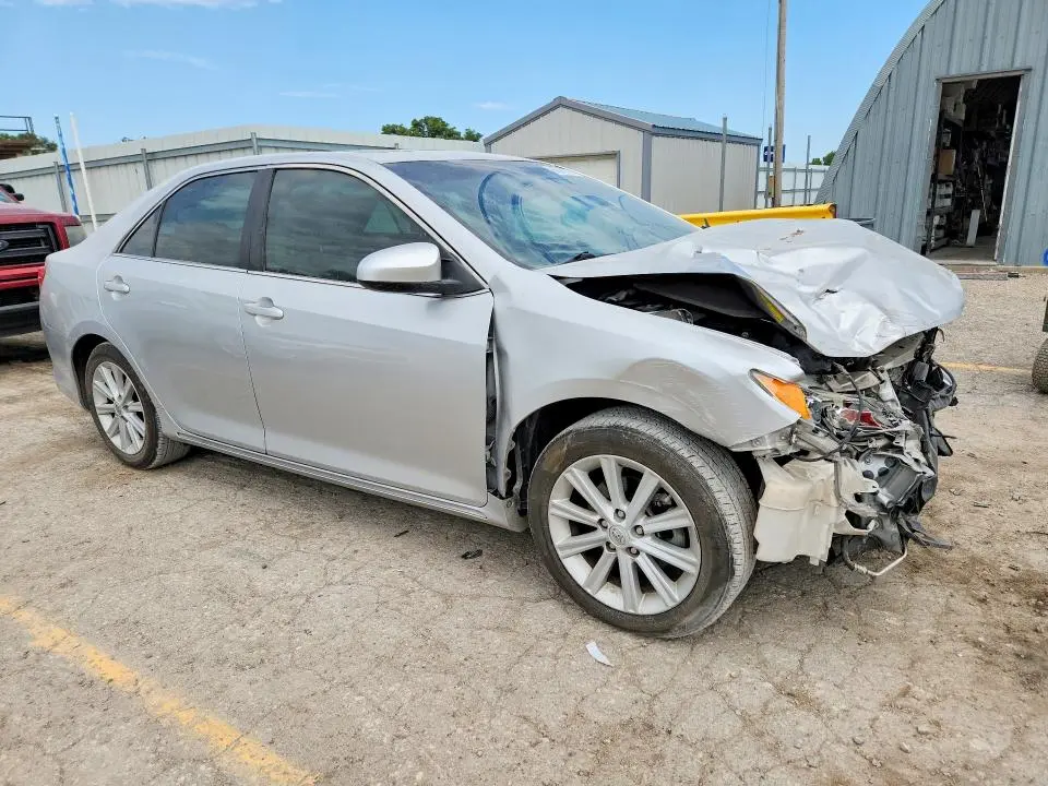 2013 TOYOTA CAMRY XLE V6  