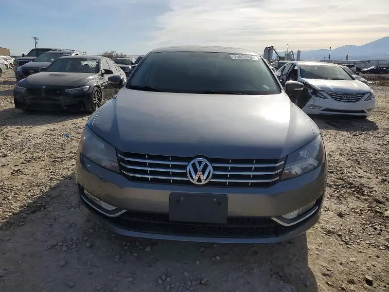 2013 VOLKSWAGEN PASSAT SEL  