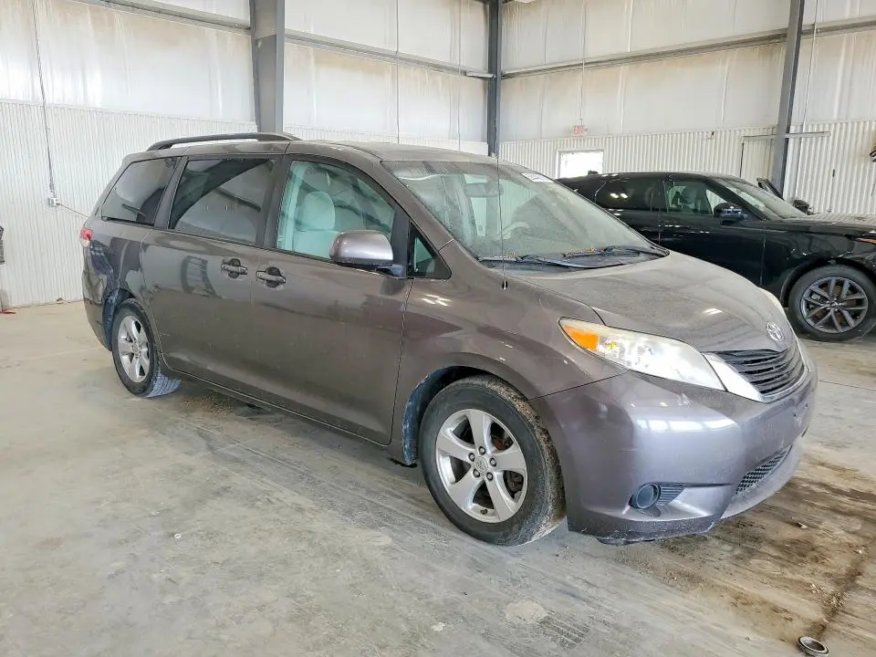 2011 TOYOTA SIENNA LE  