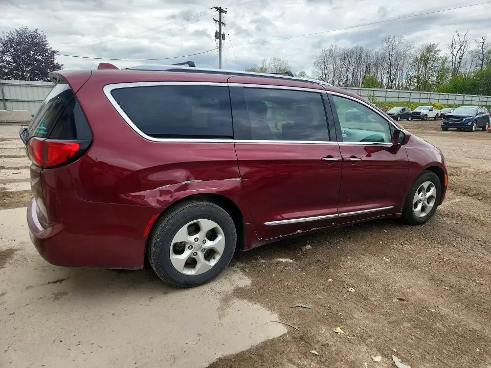 2017 CHRYSLER PACIFICA TOURING L PLUS  