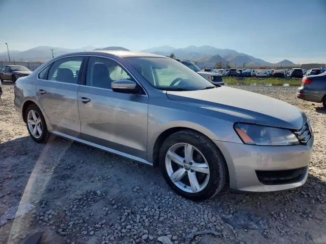 2013 VOLKSWAGEN PASSAT SE  