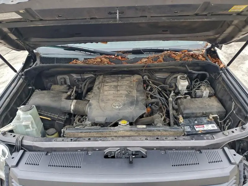 2015 TOYOTA TUNDRA CREWMAX SR5  