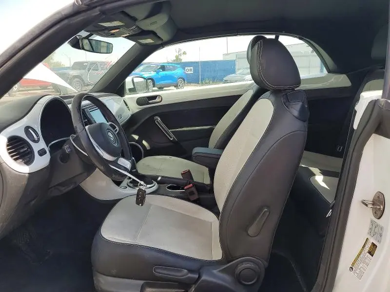 2019 VOLKSWAGEN BEETLE S  