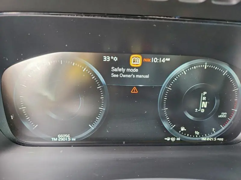 2020 VOLVO XC90 T5 MOMENTUM  