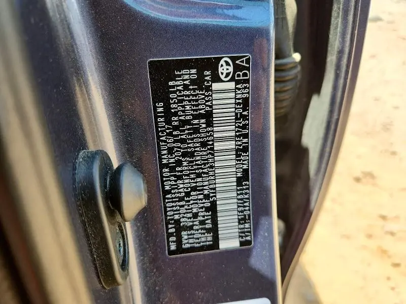 2017 TOYOTA COROLLA LE  