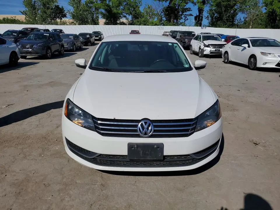 2014 VOLKSWAGEN PASSAT S  