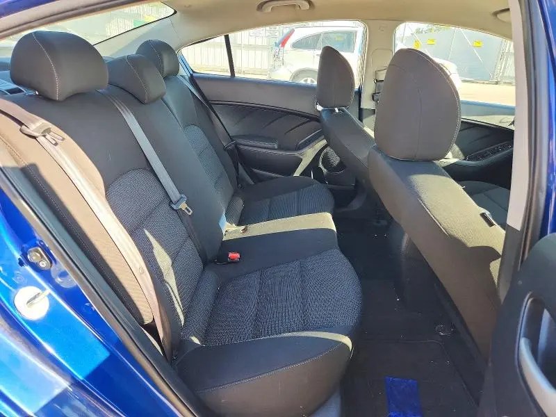 2017 KIA FORTE LX  