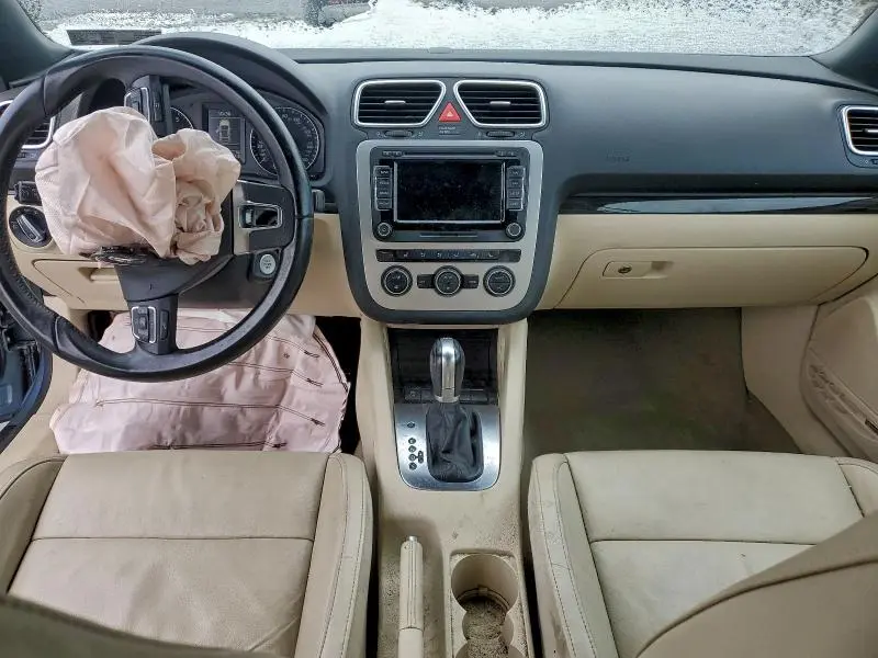 2015 VOLKSWAGEN EOS LUX  