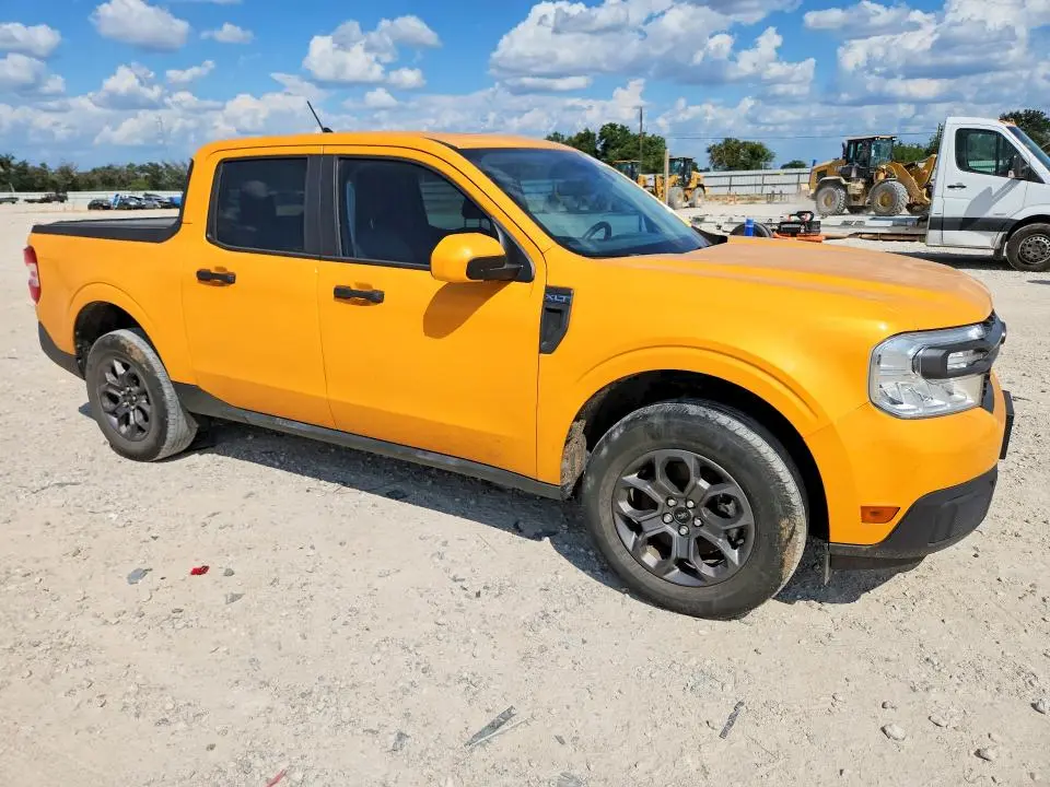 2023 FORD MAVERICK XL  