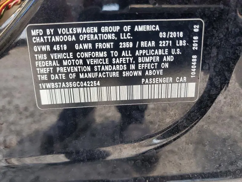 2016 VOLKSWAGEN PASSAT SE  
