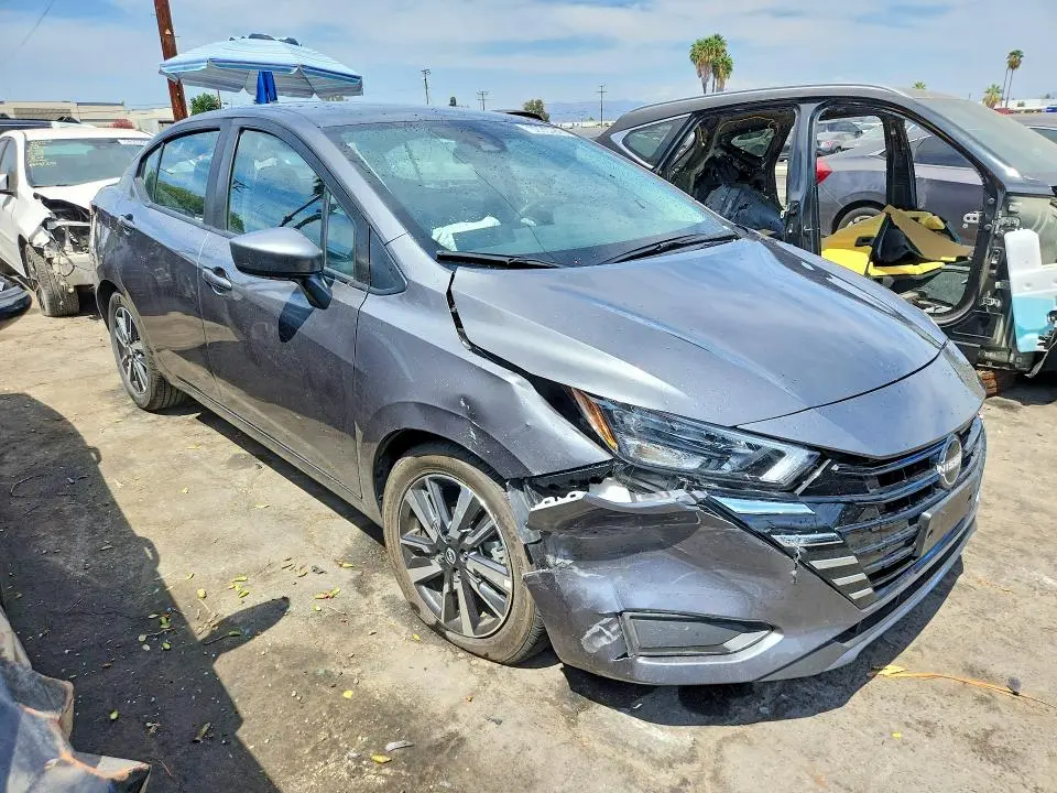 2025 NISSAN VERSA SV  