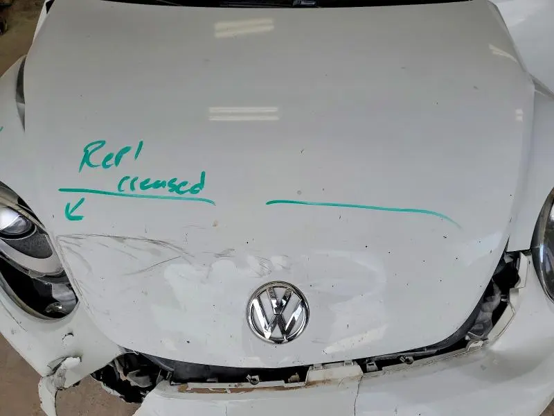 2019 VOLKSWAGEN BEETLE SE  