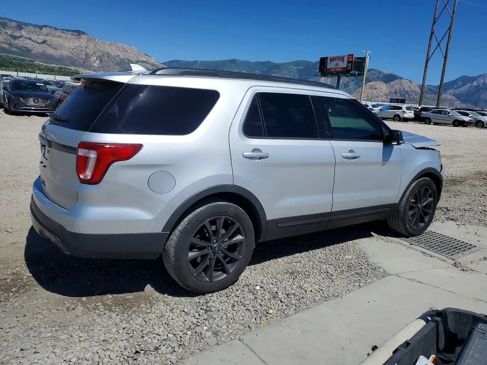 2017 FORD EXPLORER XLT  