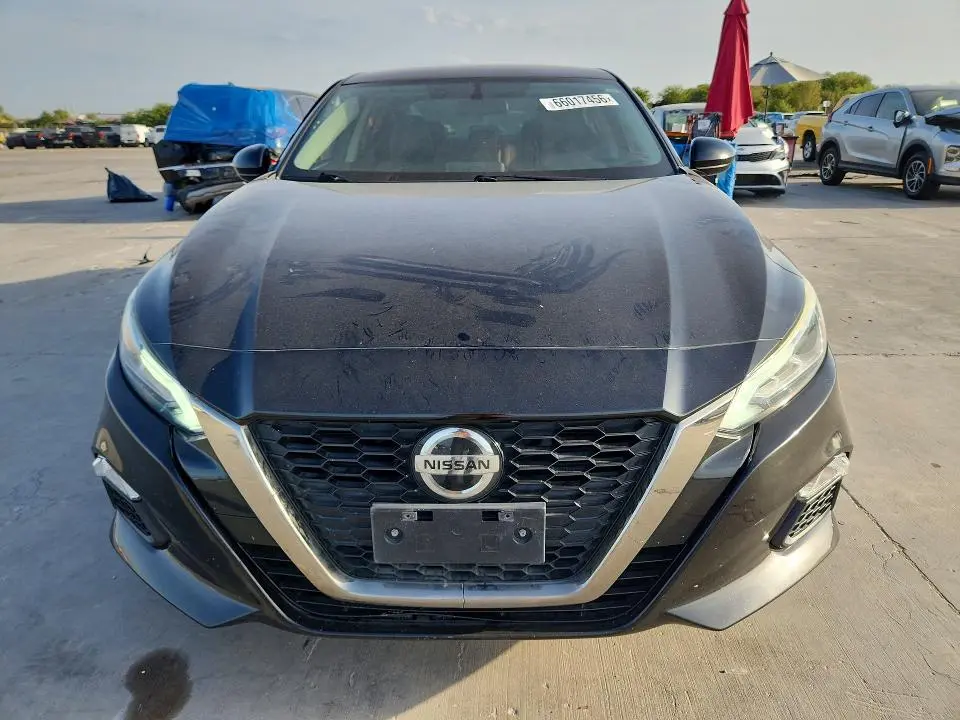 2019 NISSAN ALTIMA SR  