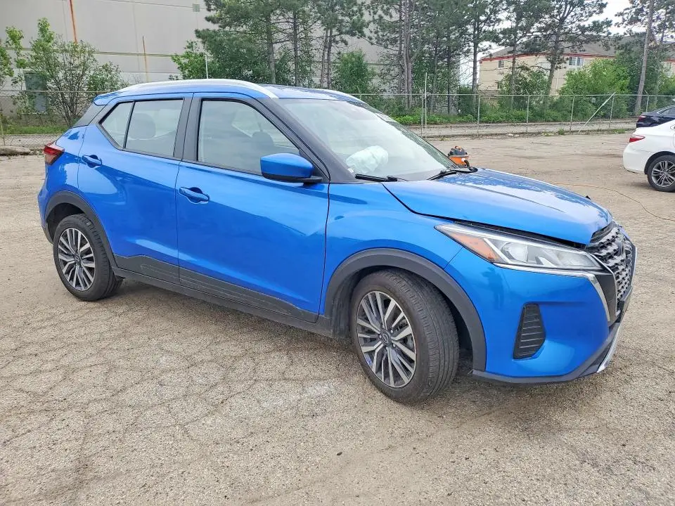 2024 NISSAN KICKS SV  
