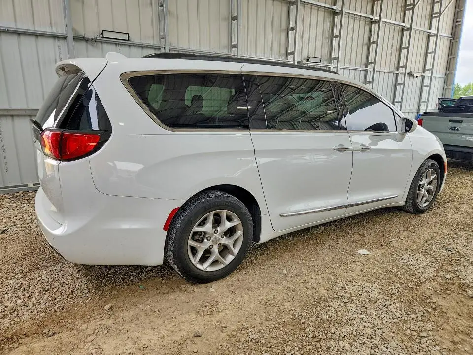 2017 CHRYSLER PACIFICA TOURING L  