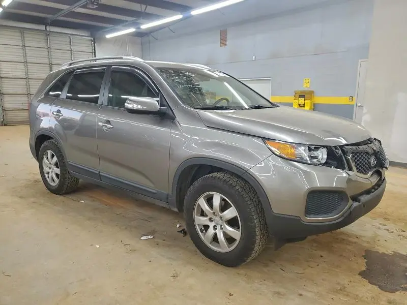 2013 KIA SORENTO LX  