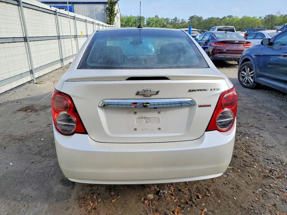 2015 CHEVROLET SONIC LTZ  