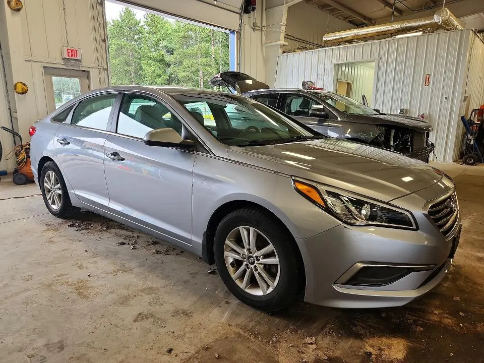 2017 HYUNDAI SONATA SE  