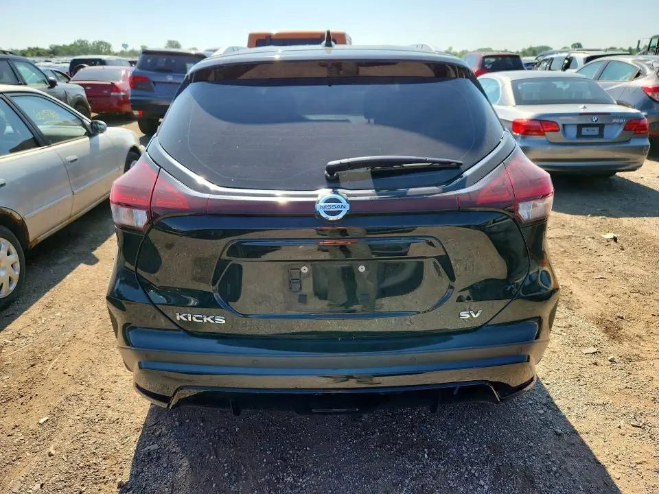 2021 NISSAN KICKS SV  