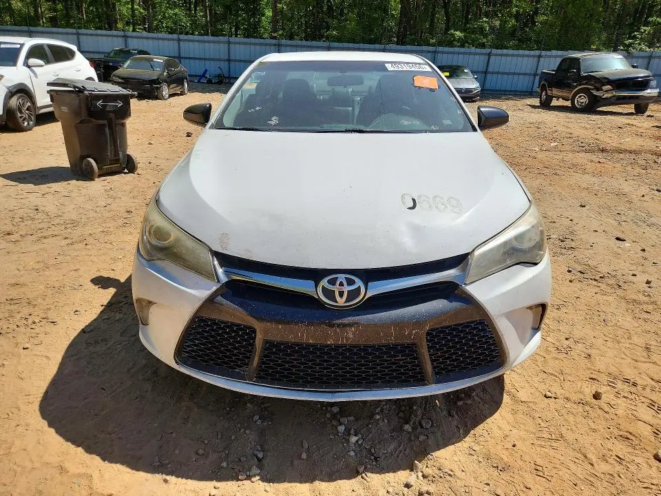 2017 TOYOTA CAMRY SE  